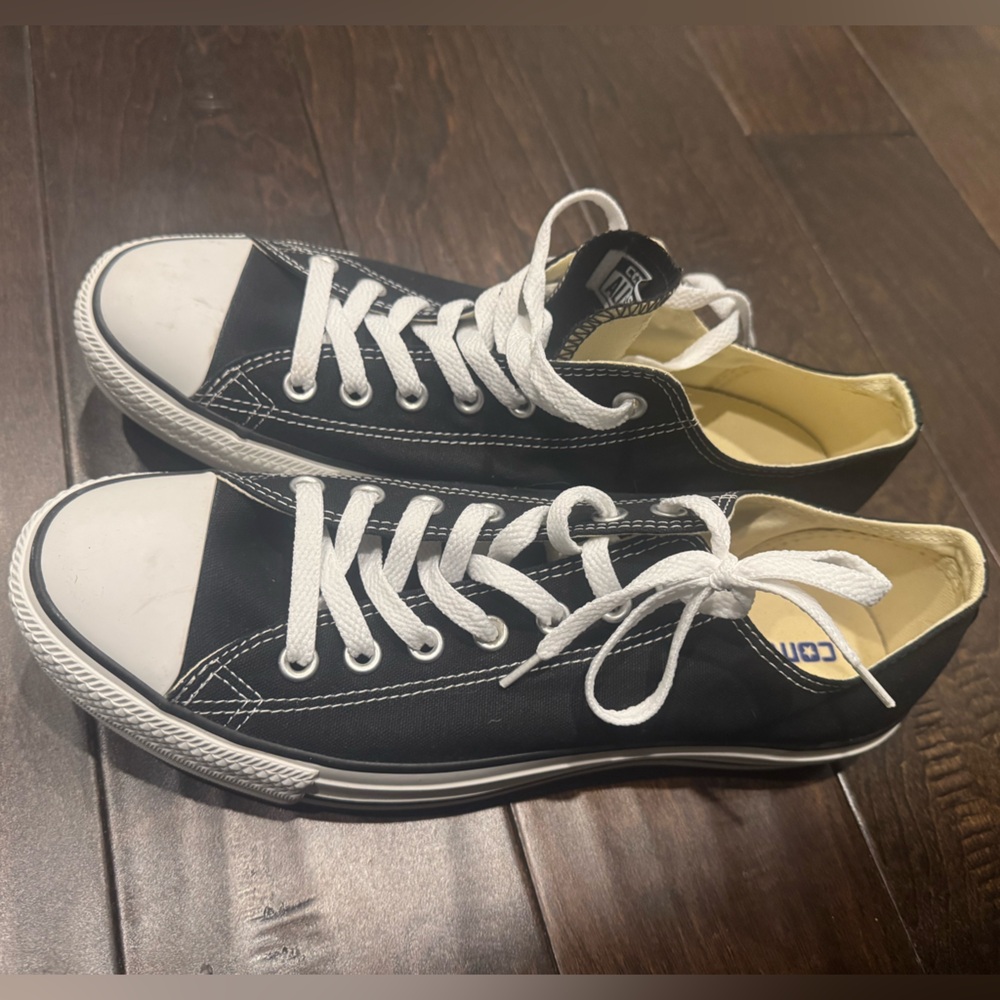 Converse size 10 worn once
